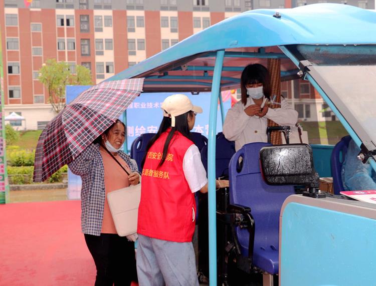 17bc8661ee77454a975dd4a4ece8c006.JPG 17bc8661ee77454a975dd4a4ece8c006.JPG